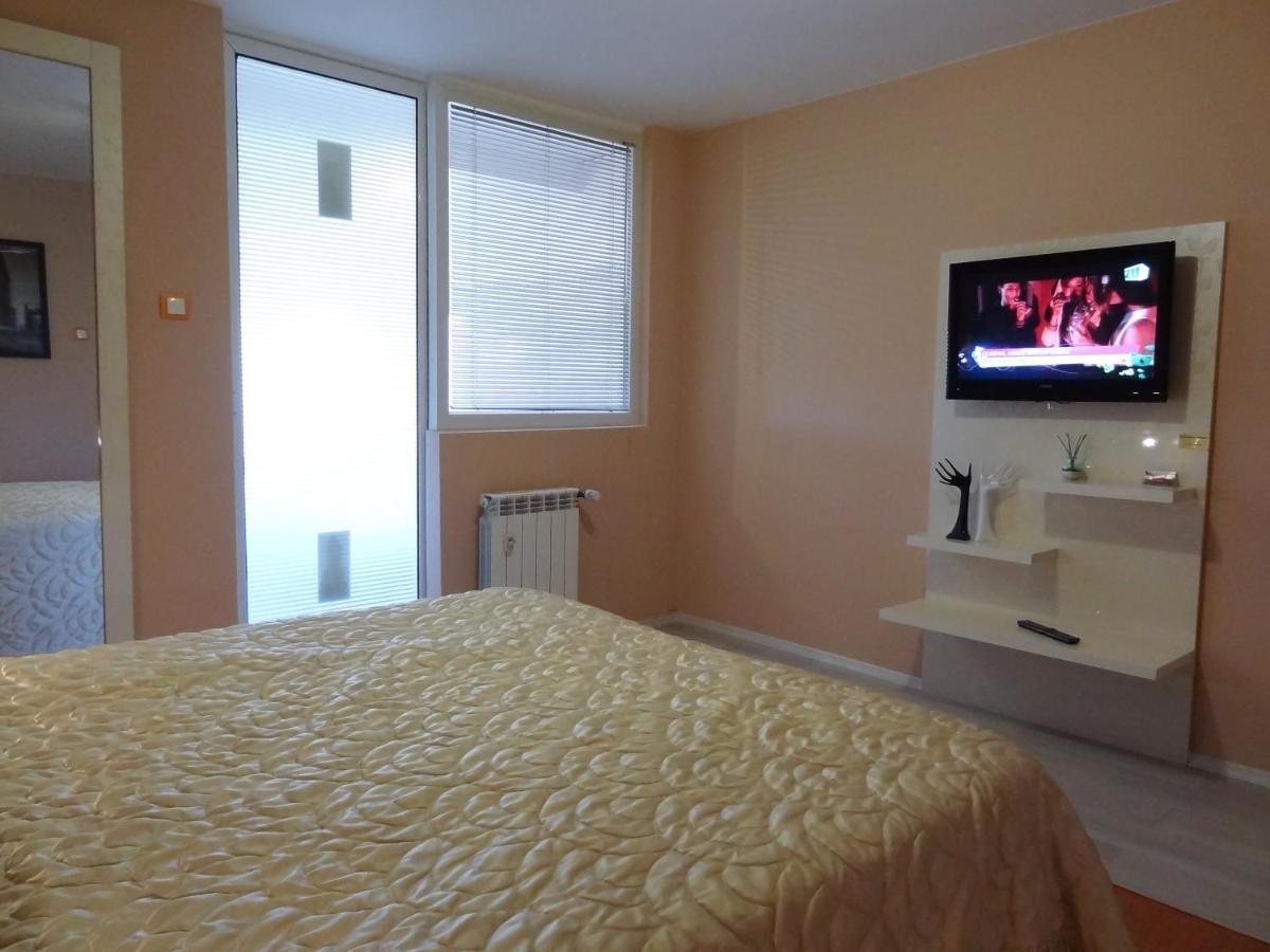 Lvc,Lac & Nyc Apartshotel Faleza Galati  Exterior photo