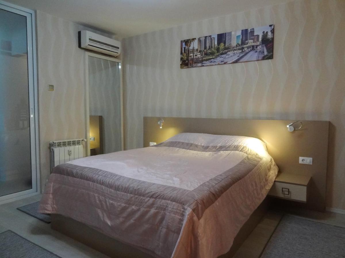 Lvc,Lac & Nyc Apartshotel Faleza Galati  Exterior photo